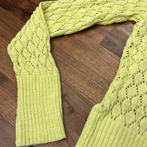 NWT Anthropologie / Medium / Chartreuse L/S sweater with lace floral neckline - Picture 11 of 16